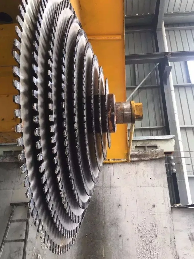 Disc of marble block cutter
